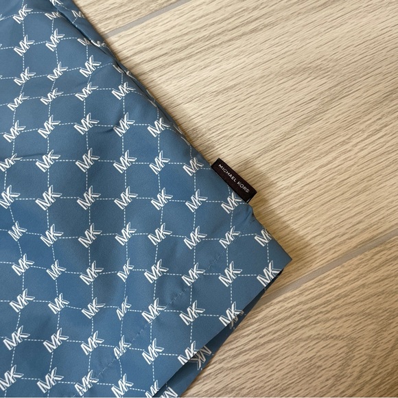 Michael Kors Mid Length Blue White MK Logo Swim Lined Shorts Trunks Mens Size L - Picture 4 of 13